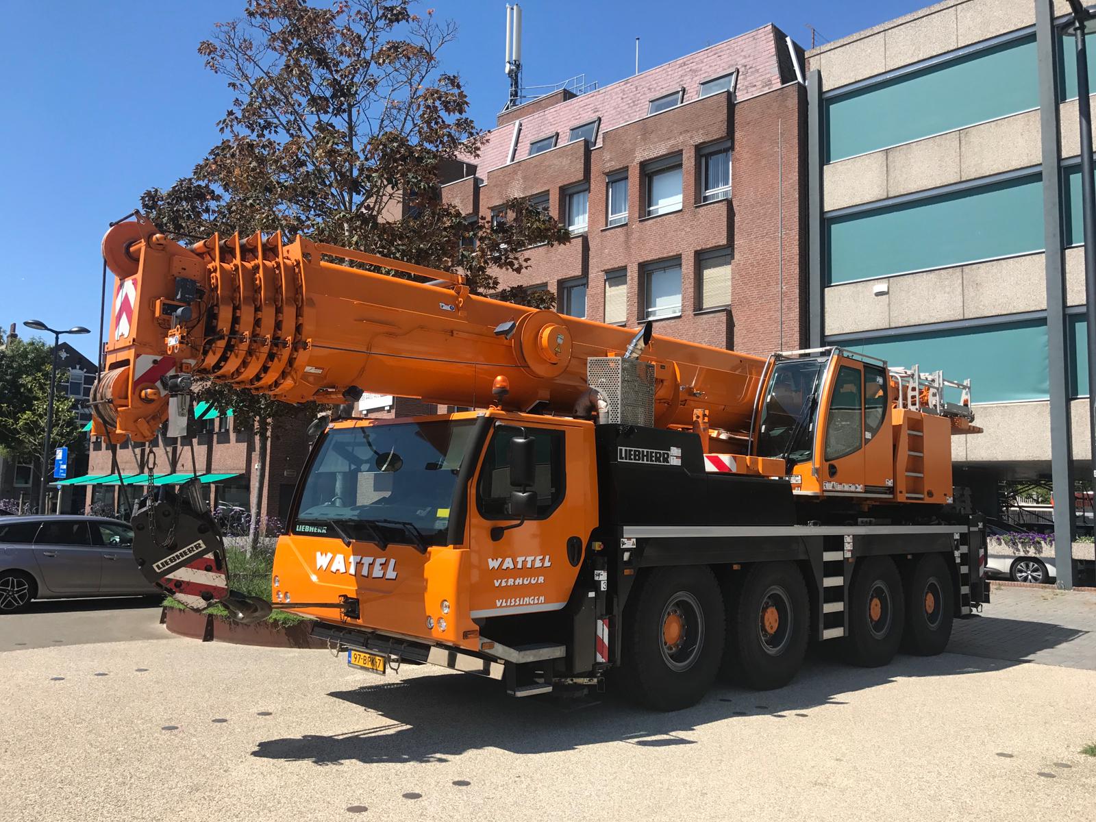 Nieuwe 100 tons telescoop kraan